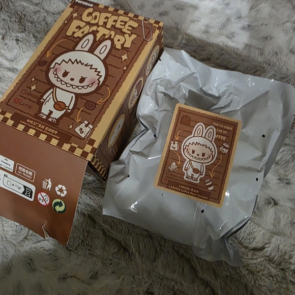 Pop Mart Pop Bean Coffee Factory- Labubu Coffee Bean Grinder Confirmed - Picture 3 of 3